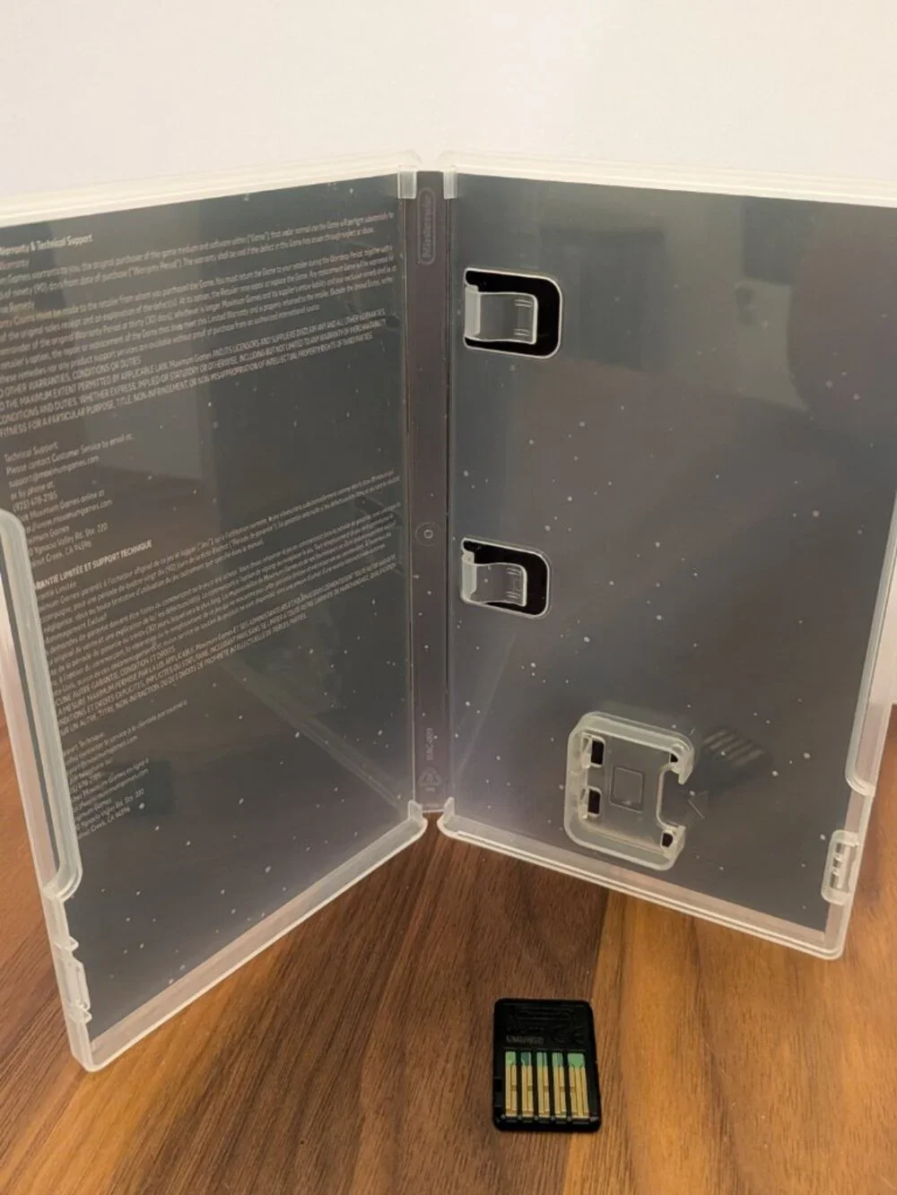 Among Us: Crewmate Edition Nintendo Switch NTSC-U/C E10+ 2022